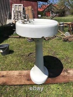 Antique Standard Porcelain Cast Iron Oval Fluted Pedestal Sink