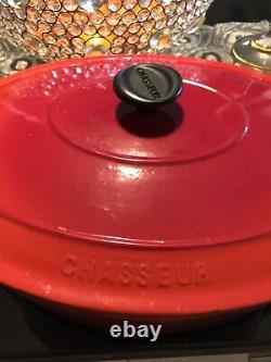 Chasseur Cast Iron Red Oval Casserole 35 pre-owned