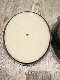 LE CREUSET FRANCE Green cast iron oval casserole dish size 25 EXCELLENT example
