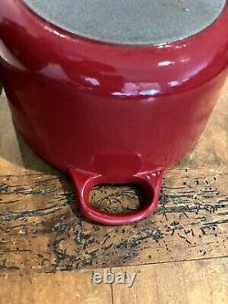 LE CREUSET Red Oval 5 Quart Dutch Oven #29 In gently used Condition