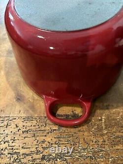 LE CREUSET Red Oval 5 Quart Dutch Oven #29 In gently used Condition