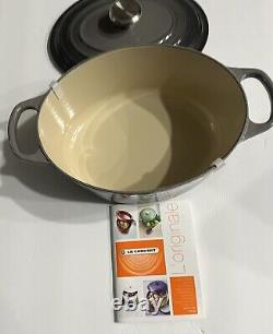 Le Creuset 9 in French 2.6L 2.75qt Oval Dutch Oven Enameled Cast Iron 16309