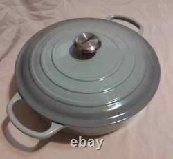 Le Creuset Cast Iron Sea Salt Dutch Oven 6.75 6 3/4 Quart 30CM 11 3/4