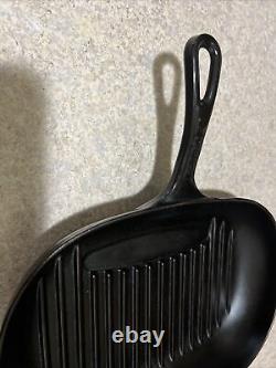Le Creuset Enameled Cast Iron Dark Blue Oval Non-stick Grill Skillet 12.5