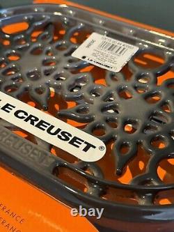 Le Creuset Flint Oyster Grey 10 Oval Trivet Enameled Cast Iron Snowflake NIB