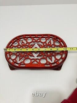 Le Creuset Red Oval Trivet 10'. 5 × 7'' France Cast Iron Enamel 9Q