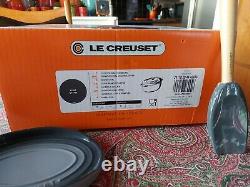 Le Creuset Signature Cast Iron Oval Casserole with Lid 29cm / 4.7L in FLINT