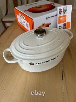 Le Creuset Signature Enameled Cast Iron Oval Dutch Oven #23 2.75QT White