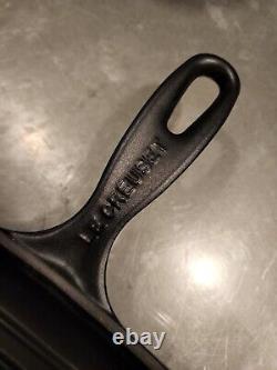 Le Creuset cast iron Black Oval Grill Skillet withpour spout 12-1/2 inch / 32cm