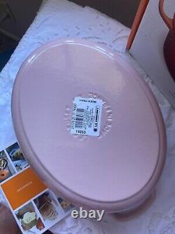 Le creuset Shell Pink oval cast iron 25 new with box