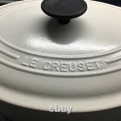 Le creuset oval casserole with lid 27 white