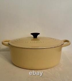 Vintage Le Creuset #25 Dutch Oven 3.5 Qt Enamel Cast Iron Pale Yellow with Lid