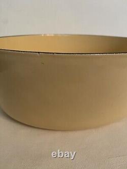 Vintage Le Creuset #25 Dutch Oven 3.5 Qt Enamel Cast Iron Pale Yellow with Lid